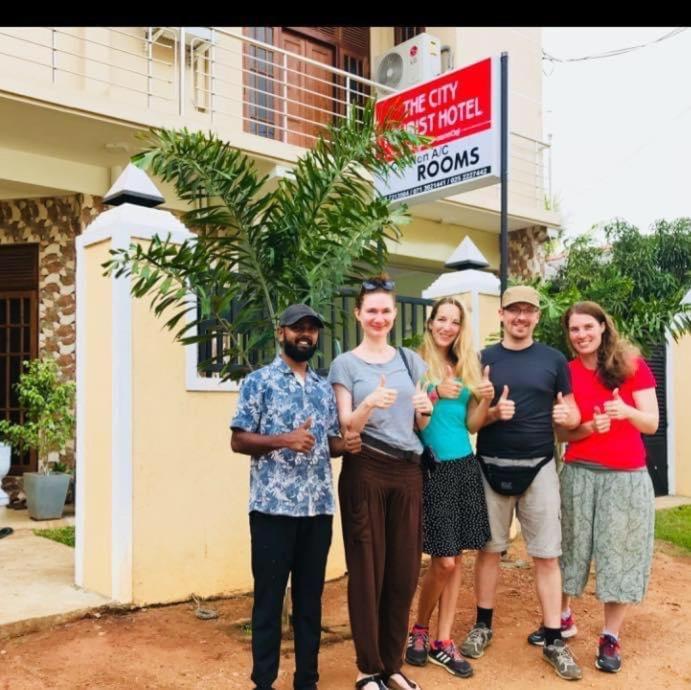 The City Tourist Hotel Anuradhapura Eksteriør billede